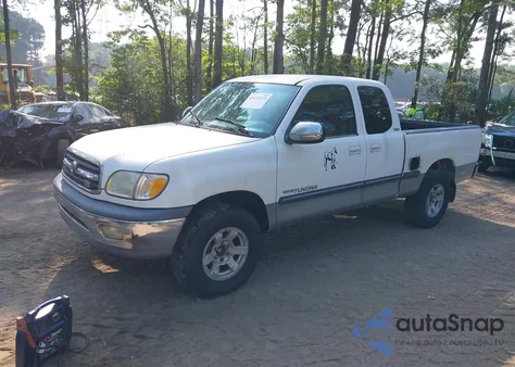 2000 Toyota Tundra Sr5 V8 z USA, uszkodzony, nr VIN 5TBRT3418YS086632